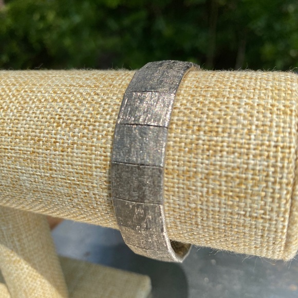 Silver Hammered Link Bracelet - Picture 1 of 3